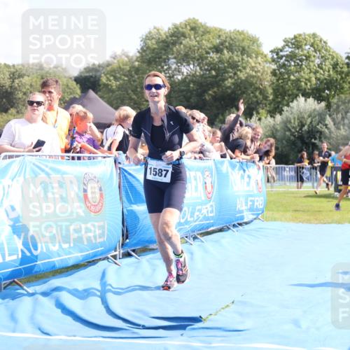 25.08.2024 - Elbe Triathlon Hamburg H.Heesch http://msf.ph/oto/6879221 25.08.2024 11:50:55 Ziel 1502, 1587 meine-sportfotos.de