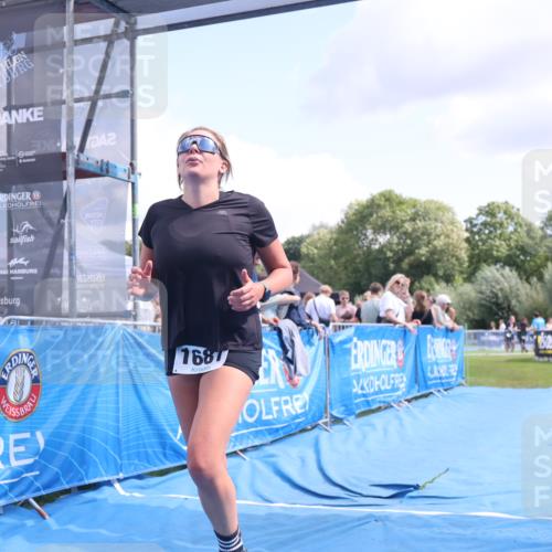 25.08.2024 - Elbe Triathlon Hamburg H.Heesch http://msf.ph/oto/6879226 25.08.2024 12:14:09 Ziel 1681 meine-sportfotos.de