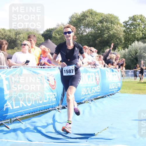 25.08.2024 - Elbe Triathlon Hamburg H.Heesch http://msf.ph/oto/6879229 25.08.2024 11:50:56 Ziel 1502, 1587 meine-sportfotos.de