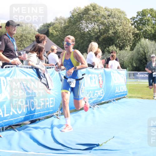 25.08.2024 - Elbe Triathlon Hamburg H.Heesch http://msf.ph/oto/6879230 25.08.2024 12:14:56 Ziel 1657, 1662 meine-sportfotos.de