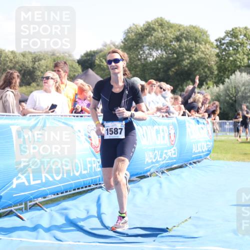 25.08.2024 - Elbe Triathlon Hamburg H.Heesch http://msf.ph/oto/6879233 25.08.2024 11:50:56 Ziel 1502, 1587 meine-sportfotos.de