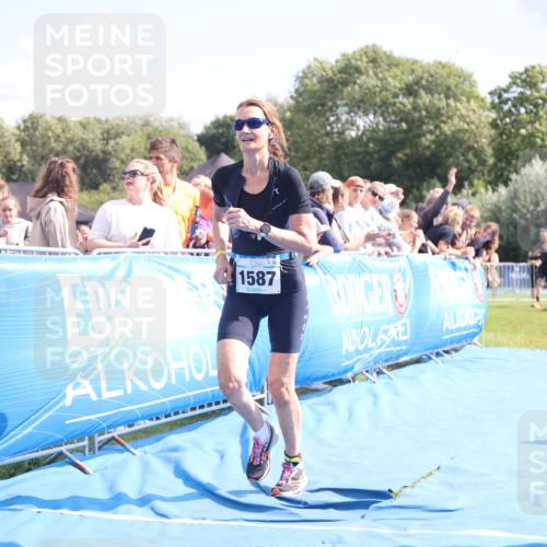 25.08.2024 - Elbe Triathlon Hamburg H.Heesch http://msf.ph/oto/6879236 25.08.2024 11:50:56 Ziel 1502, 1587 meine-sportfotos.de