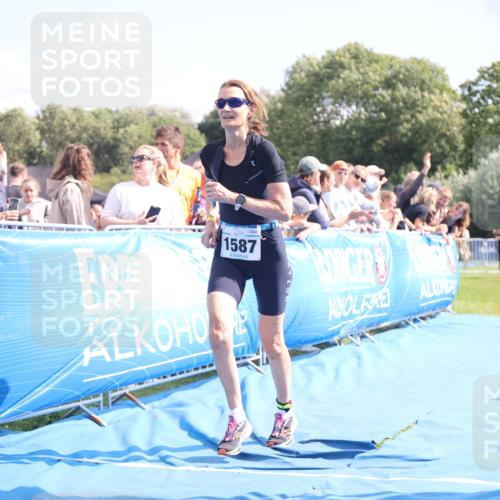 25.08.2024 - Elbe Triathlon Hamburg H.Heesch http://msf.ph/oto/6879238 25.08.2024 11:50:56 Ziel 1502, 1587 meine-sportfotos.de