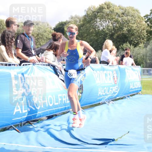 25.08.2024 - Elbe Triathlon Hamburg H.Heesch http://msf.ph/oto/6879239 25.08.2024 12:14:56 Ziel 1657, 1662 meine-sportfotos.de