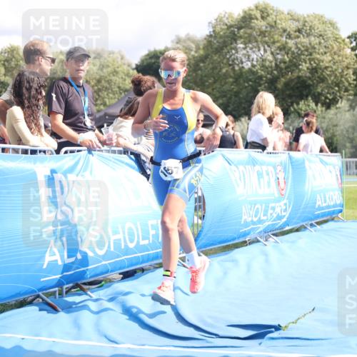 25.08.2024 - Elbe Triathlon Hamburg H.Heesch http://msf.ph/oto/6879241 25.08.2024 12:14:56 Ziel 1657, 1662 meine-sportfotos.de