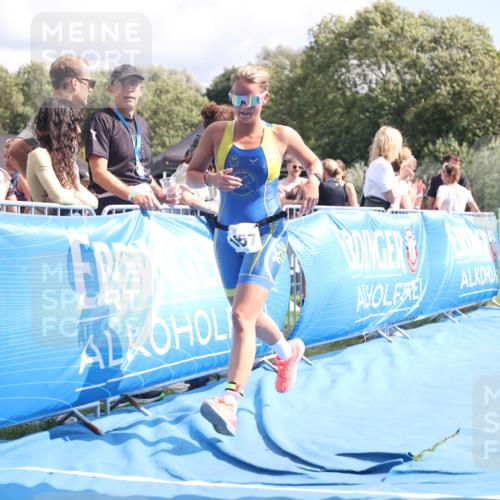 25.08.2024 - Elbe Triathlon Hamburg H.Heesch http://msf.ph/oto/6879243 25.08.2024 12:14:56 Ziel 1657, 1662 meine-sportfotos.de