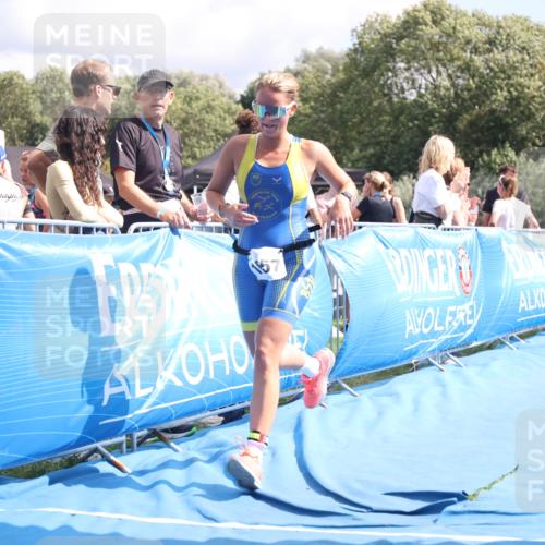 25.08.2024 - Elbe Triathlon Hamburg H.Heesch http://msf.ph/oto/6879244 25.08.2024 12:14:56 Ziel 1657, 1662 meine-sportfotos.de