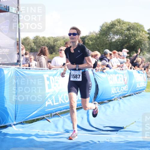 25.08.2024 - Elbe Triathlon Hamburg H.Heesch http://msf.ph/oto/6879245 25.08.2024 11:50:56 Ziel 1502, 1587 meine-sportfotos.de