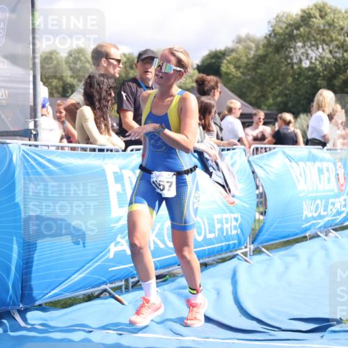 25.08.2024 - Elbe Triathlon Hamburg H.Heesch http://msf.ph/oto/6879254 25.08.2024 12:14:56 Ziel 1657, 1662 meine-sportfotos.de