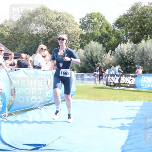 25.08.2024 - Elbe Triathlon Hamburg H.Heesch http://msf.ph/oto/6879258 25.08.2024 12:14:58 Ziel 1657, 1662 meine-sportfotos.de