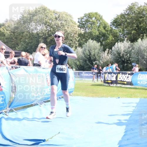 25.08.2024 - Elbe Triathlon Hamburg H.Heesch http://msf.ph/oto/6879260 25.08.2024 12:14:58 Ziel 1657, 1662 meine-sportfotos.de