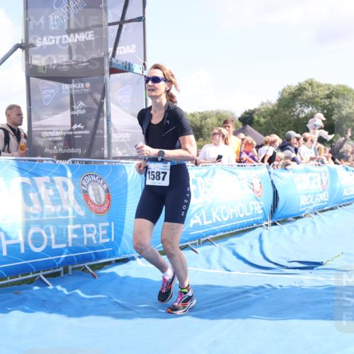 25.08.2024 - Elbe Triathlon Hamburg H.Heesch http://msf.ph/oto/6879265 25.08.2024 11:50:57 Ziel 220, 1587 meine-sportfotos.de