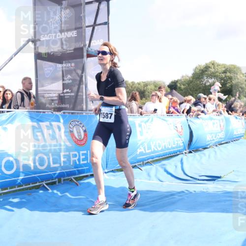 25.08.2024 - Elbe Triathlon Hamburg H.Heesch http://msf.ph/oto/6879266 25.08.2024 11:50:57 Ziel 220, 1587 meine-sportfotos.de