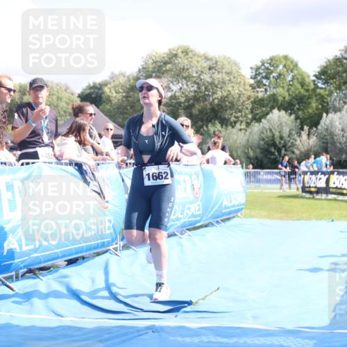 25.08.2024 - Elbe Triathlon Hamburg H.Heesch http://msf.ph/oto/6879271 25.08.2024 12:14:59 Ziel 1657, 1662 meine-sportfotos.de