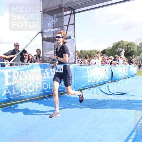 25.08.2024 - Elbe Triathlon Hamburg H.Heesch http://msf.ph/oto/6879272 25.08.2024 11:50:57 Ziel 220, 1587 meine-sportfotos.de