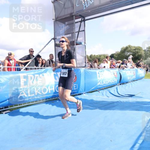 25.08.2024 - Elbe Triathlon Hamburg H.Heesch http://msf.ph/oto/6879276 25.08.2024 11:50:57 Ziel 220, 1587 meine-sportfotos.de
