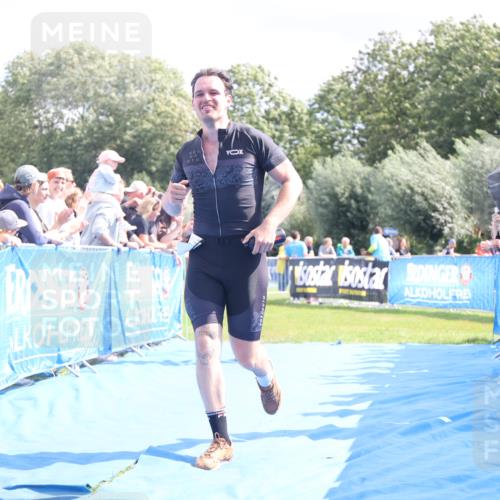 25.08.2024 - Elbe Triathlon Hamburg H.Heesch http://msf.ph/oto/6879283 25.08.2024 11:51:05 Ziel 220, 1526 meine-sportfotos.de