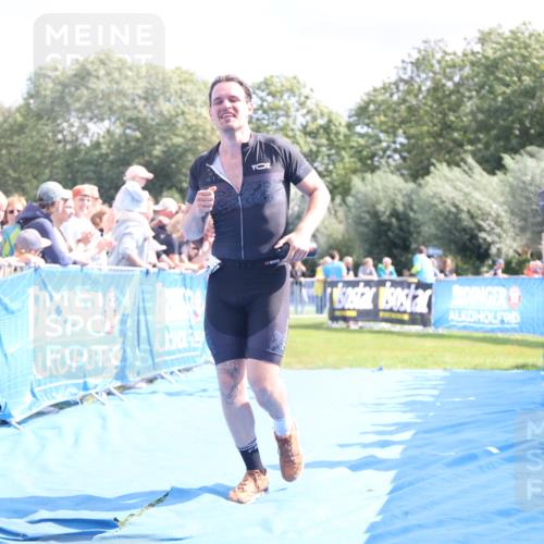 25.08.2024 - Elbe Triathlon Hamburg H.Heesch http://msf.ph/oto/6879288 25.08.2024 11:51:05 Ziel 220, 1526 meine-sportfotos.de