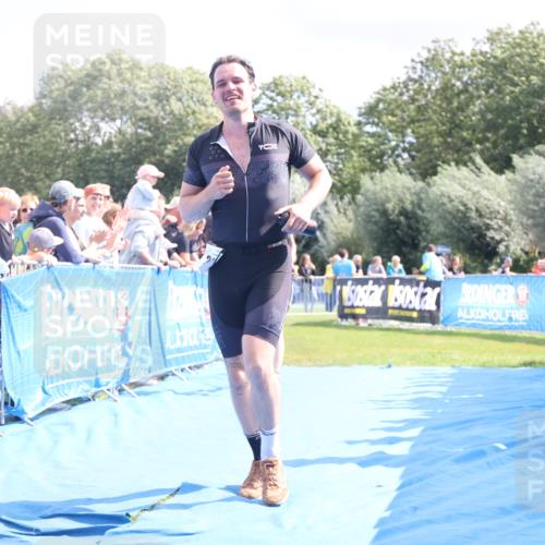 25.08.2024 - Elbe Triathlon Hamburg H.Heesch http://msf.ph/oto/6879290 25.08.2024 11:51:05 Ziel 220, 1526 meine-sportfotos.de