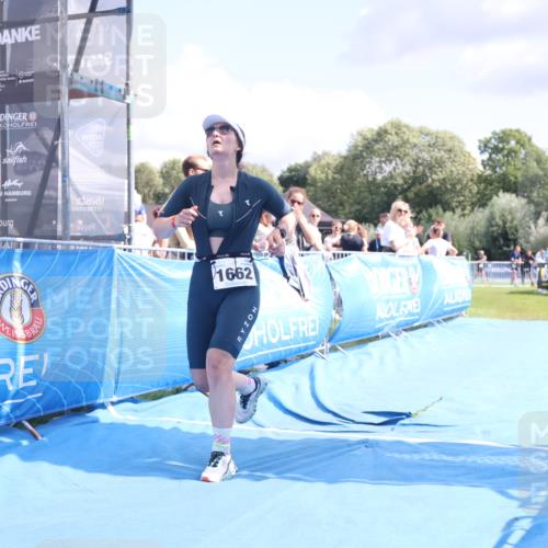 25.08.2024 - Elbe Triathlon Hamburg H.Heesch http://msf.ph/oto/6879298 25.08.2024 12:14:59 Ziel 1657, 1662 meine-sportfotos.de