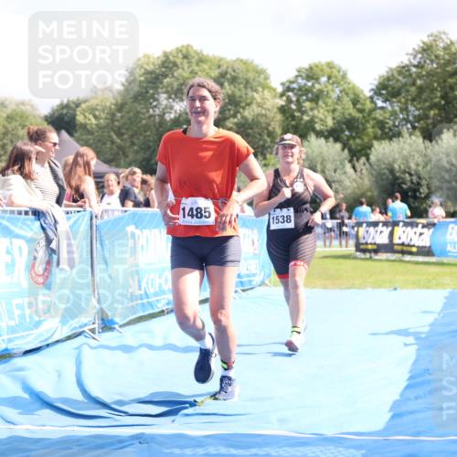 25.08.2024 - Elbe Triathlon Hamburg H.Heesch http://msf.ph/oto/6879306 25.08.2024 12:15:54 Ziel 1485, 1538, 1720 meine-sportfotos.de