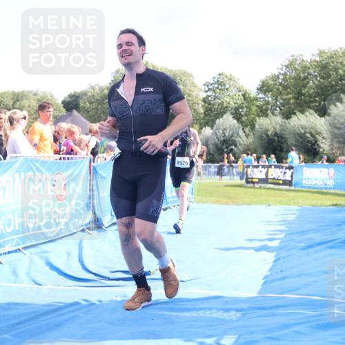 25.08.2024 - Elbe Triathlon Hamburg H.Heesch http://msf.ph/oto/6879315 25.08.2024 11:51:06 Ziel 220, 1526 meine-sportfotos.de