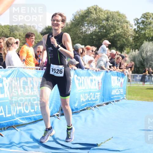 25.08.2024 - Elbe Triathlon Hamburg H.Heesch http://msf.ph/oto/6879317 25.08.2024 11:51:06 Ziel 220, 1526 meine-sportfotos.de