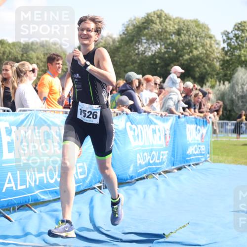 25.08.2024 - Elbe Triathlon Hamburg H.Heesch http://msf.ph/oto/6879319 25.08.2024 11:51:07 Ziel 220, 1526 meine-sportfotos.de