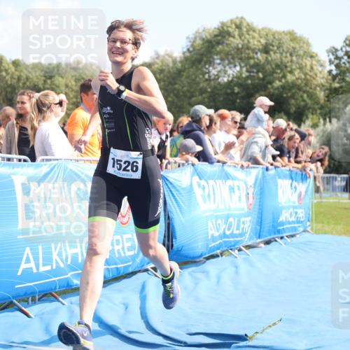 25.08.2024 - Elbe Triathlon Hamburg H.Heesch http://msf.ph/oto/6879321 25.08.2024 11:51:07 Ziel 220, 1526 meine-sportfotos.de