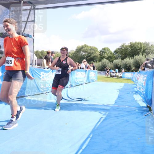 25.08.2024 - Elbe Triathlon Hamburg H.Heesch http://msf.ph/oto/6879342 25.08.2024 12:15:56 Ziel 1485, 1538, 1720 meine-sportfotos.de