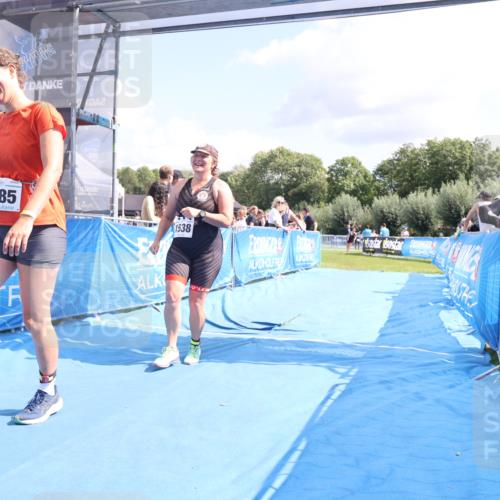 25.08.2024 - Elbe Triathlon Hamburg H.Heesch http://msf.ph/oto/6879348 25.08.2024 12:15:56 Ziel 1485, 1538, 1720 meine-sportfotos.de