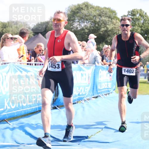 25.08.2024 - Elbe Triathlon Hamburg H.Heesch http://msf.ph/oto/6879370 25.08.2024 11:51:21 Ziel 427, 1402, 1453 meine-sportfotos.de