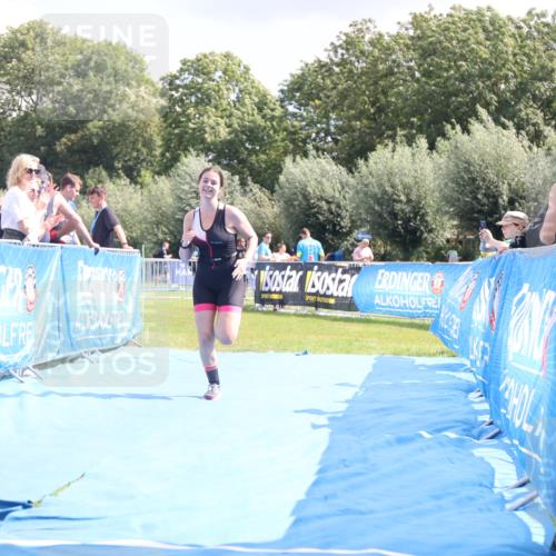 25.08.2024 - Elbe Triathlon Hamburg H.Heesch http://msf.ph/oto/6879371 25.08.2024 12:16:01 Ziel 1485, 1538, 1720 meine-sportfotos.de