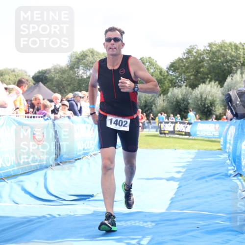 25.08.2024 - Elbe Triathlon Hamburg H.Heesch http://msf.ph/oto/6879378 25.08.2024 11:51:22 Ziel 427, 1402, 1453 meine-sportfotos.de