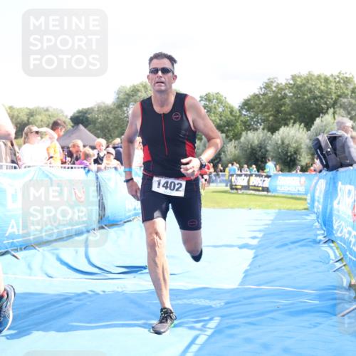 25.08.2024 - Elbe Triathlon Hamburg H.Heesch http://msf.ph/oto/6879383 25.08.2024 11:51:22 Ziel 427, 1402, 1453 meine-sportfotos.de