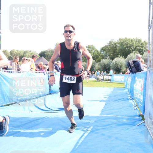 25.08.2024 - Elbe Triathlon Hamburg H.Heesch http://msf.ph/oto/6879387 25.08.2024 11:51:22 Ziel 427, 1402, 1453 meine-sportfotos.de