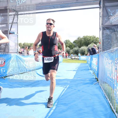 25.08.2024 - Elbe Triathlon Hamburg H.Heesch http://msf.ph/oto/6879395 25.08.2024 11:51:22 Ziel 427, 1402, 1453 meine-sportfotos.de