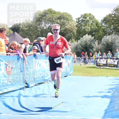 25.08.2024 - Elbe Triathlon Hamburg H.Heesch http://msf.ph/oto/6879399 25.08.2024 11:51:28 Ziel 427, 1402, 1453 meine-sportfotos.de
