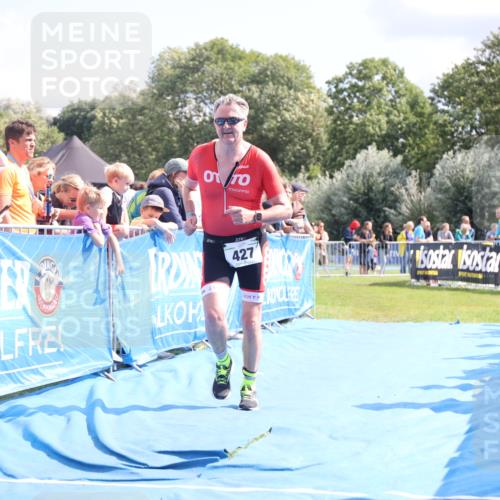 25.08.2024 - Elbe Triathlon Hamburg H.Heesch http://msf.ph/oto/6879403 25.08.2024 11:51:28 Ziel 427, 1402, 1453 meine-sportfotos.de