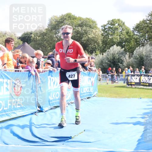 25.08.2024 - Elbe Triathlon Hamburg H.Heesch http://msf.ph/oto/6879407 25.08.2024 11:51:28 Ziel 427, 1402, 1453 meine-sportfotos.de