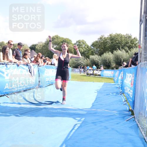 25.08.2024 - Elbe Triathlon Hamburg H.Heesch http://msf.ph/oto/6879410 25.08.2024 12:16:02 Ziel 1538, 1720 meine-sportfotos.de