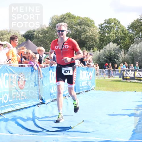 25.08.2024 - Elbe Triathlon Hamburg H.Heesch http://msf.ph/oto/6879411 25.08.2024 11:51:28 Ziel 427, 1402, 1453 meine-sportfotos.de