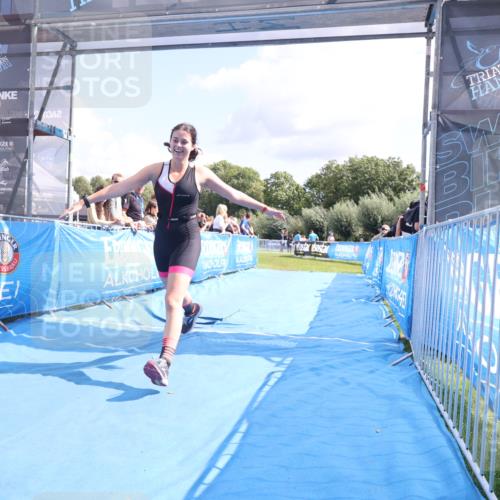 25.08.2024 - Elbe Triathlon Hamburg H.Heesch http://msf.ph/oto/6879431 25.08.2024 12:16:03 Ziel 1538, 1720 meine-sportfotos.de