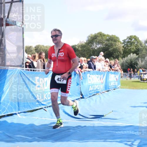 25.08.2024 - Elbe Triathlon Hamburg H.Heesch http://msf.ph/oto/6879441 25.08.2024 11:51:29 Ziel 427 meine-sportfotos.de
