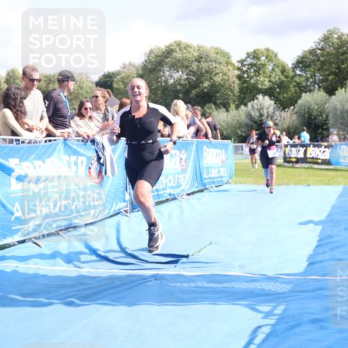 25.08.2024 - Elbe Triathlon Hamburg H.Heesch http://msf.ph/oto/6879462 25.08.2024 12:16:22 Ziel 1471, 1583, 1667 meine-sportfotos.de