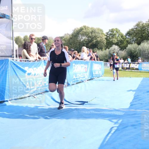 25.08.2024 - Elbe Triathlon Hamburg H.Heesch http://msf.ph/oto/6879473 25.08.2024 12:16:22 Ziel 1471, 1583, 1667 meine-sportfotos.de