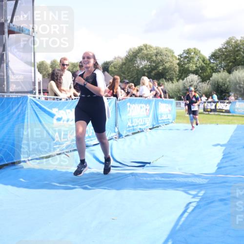 25.08.2024 - Elbe Triathlon Hamburg H.Heesch http://msf.ph/oto/6879477 25.08.2024 12:16:22 Ziel 1471, 1583, 1667 meine-sportfotos.de