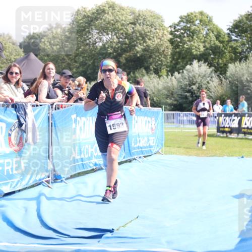 25.08.2024 - Elbe Triathlon Hamburg H.Heesch http://msf.ph/oto/6879478 25.08.2024 12:16:24 Ziel 1471, 1583, 1667 meine-sportfotos.de