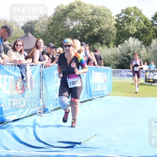 25.08.2024 - Elbe Triathlon Hamburg H.Heesch http://msf.ph/oto/6879487 25.08.2024 12:16:24 Ziel 1471, 1583, 1667 meine-sportfotos.de