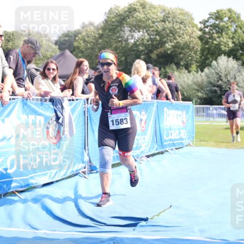 25.08.2024 - Elbe Triathlon Hamburg H.Heesch http://msf.ph/oto/6879494 25.08.2024 12:16:24 Ziel 1471, 1583, 1667 meine-sportfotos.de